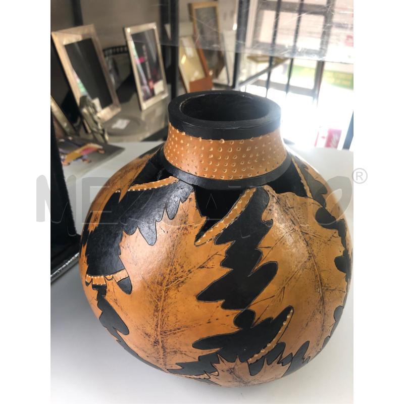 VASO IN PLASTICA MARRONE E NERO  | Mercatino dell'Usato Avellino 2