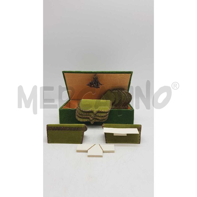 COFANETTO CON TRIANGOLI SEGNAPOSTI IN VELLUTO VERDE FIOCCO DORATO  | Mercatino dell'Usato Putignano 4