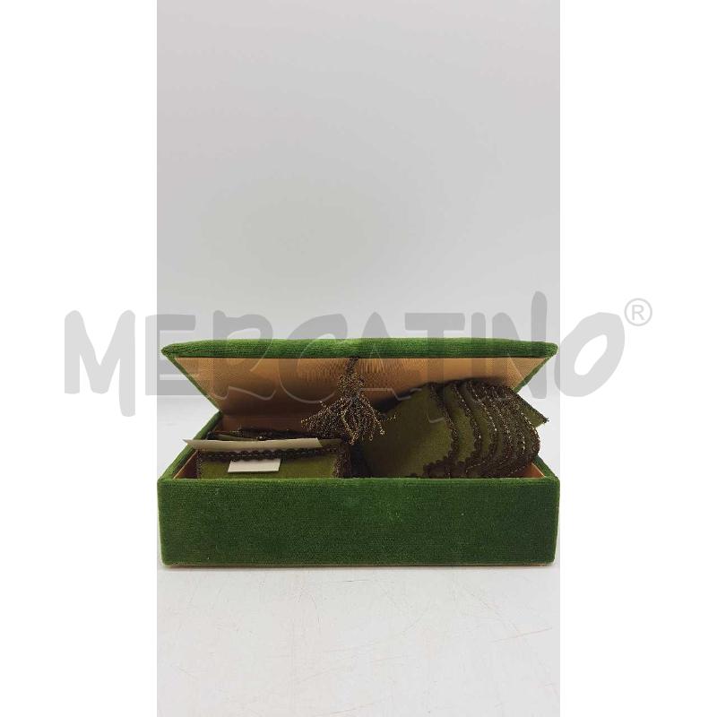 COFANETTO CON TRIANGOLI SEGNAPOSTI IN VELLUTO VERDE FIOCCO DORATO  | Mercatino dell'Usato Putignano 5
