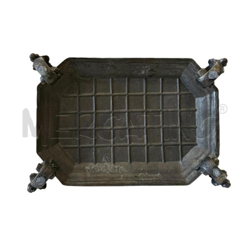 COFANETTO GHISA PORTA GIOIE ORNATO CON OCCHIELLO  H. 15 CM | Mercatino dell'Usato Molfetta 3