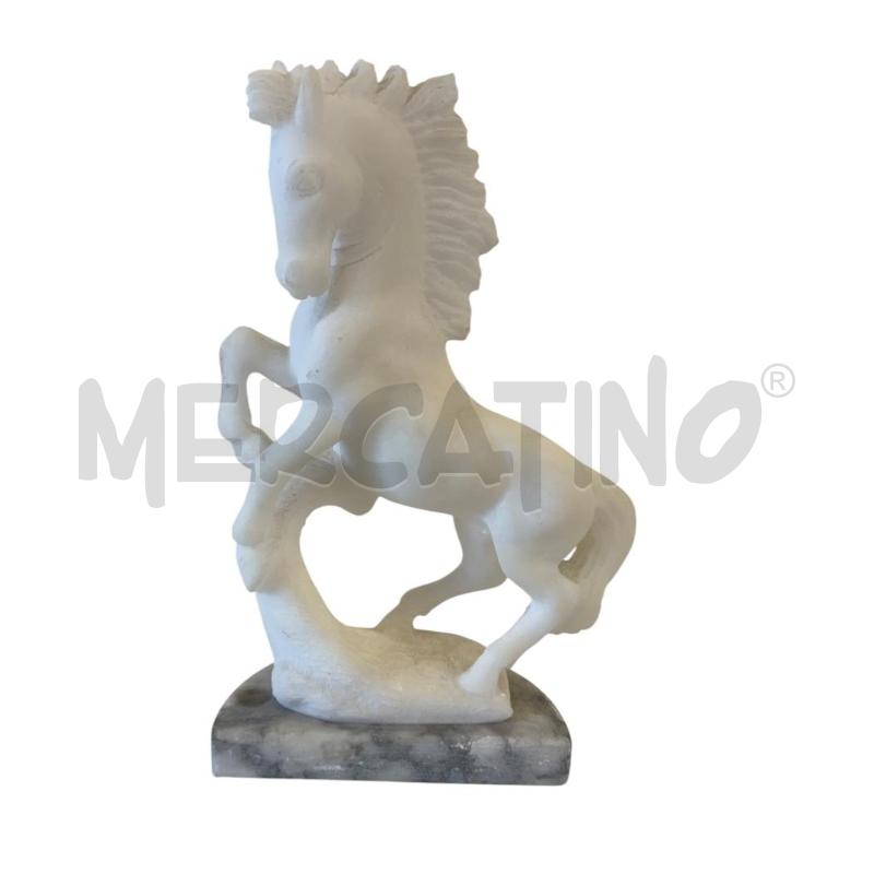 SCULTURA CAVALLO POLV.DI MARMO BASE MARMO GRIG | Mercatino dell'Usato Molfetta 1