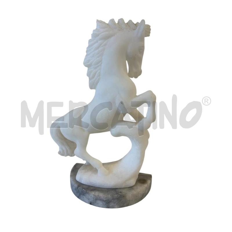 SCULTURA CAVALLO POLV.DI MARMO BASE MARMO GRIG | Mercatino dell'Usato Molfetta 2