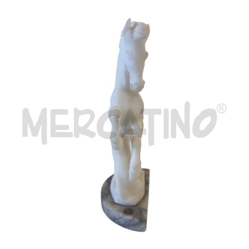 SCULTURA CAVALLO POLV.DI MARMO BASE MARMO GRIG | Mercatino dell'Usato Molfetta 3