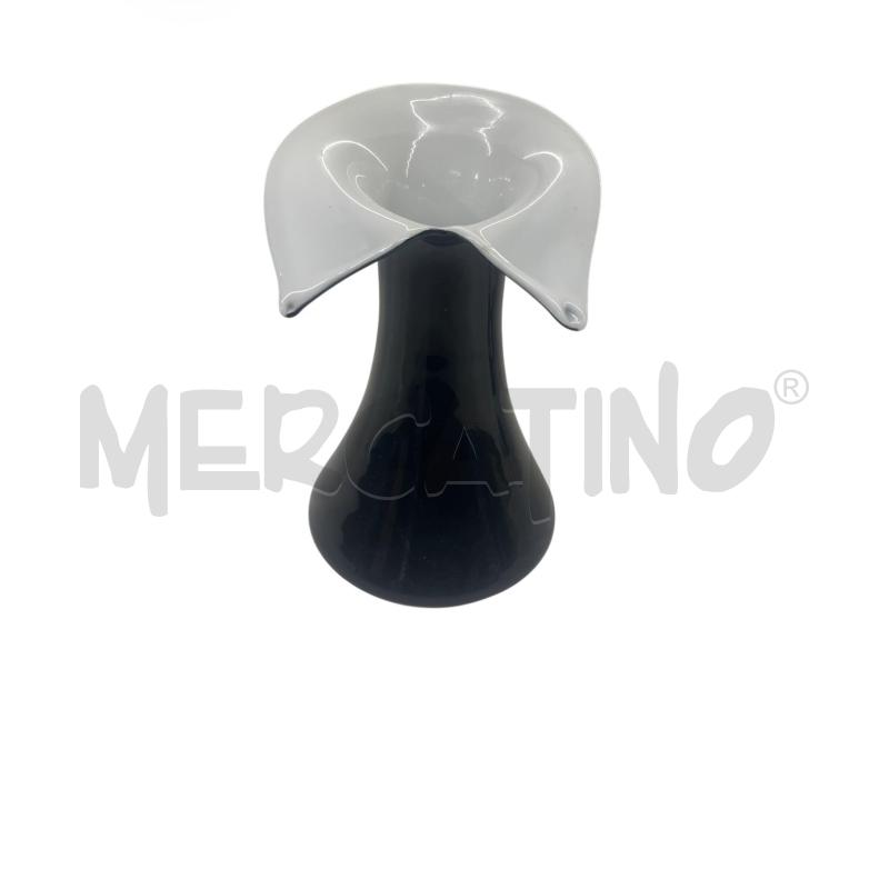 VASO NERO INCAMICIATO COLLETTO 2 PUNTE | Mercatino dell'Usato Molfetta 1