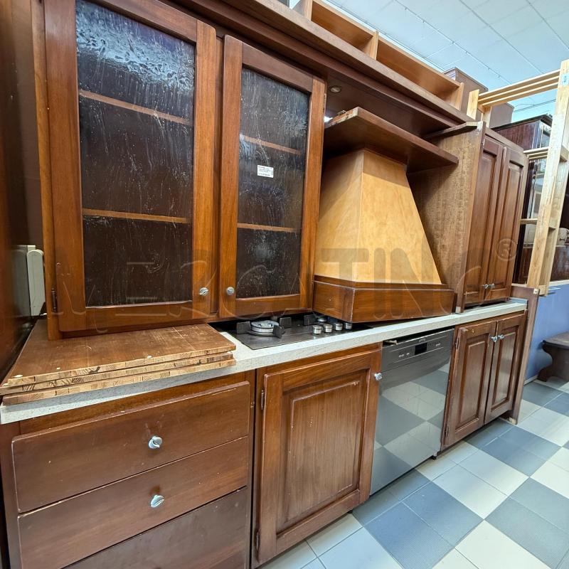 CUCINA LEGNO MASSELLO CON ELETTRODOMESTICI | Mercatino dell'Usato Sandigliano 1