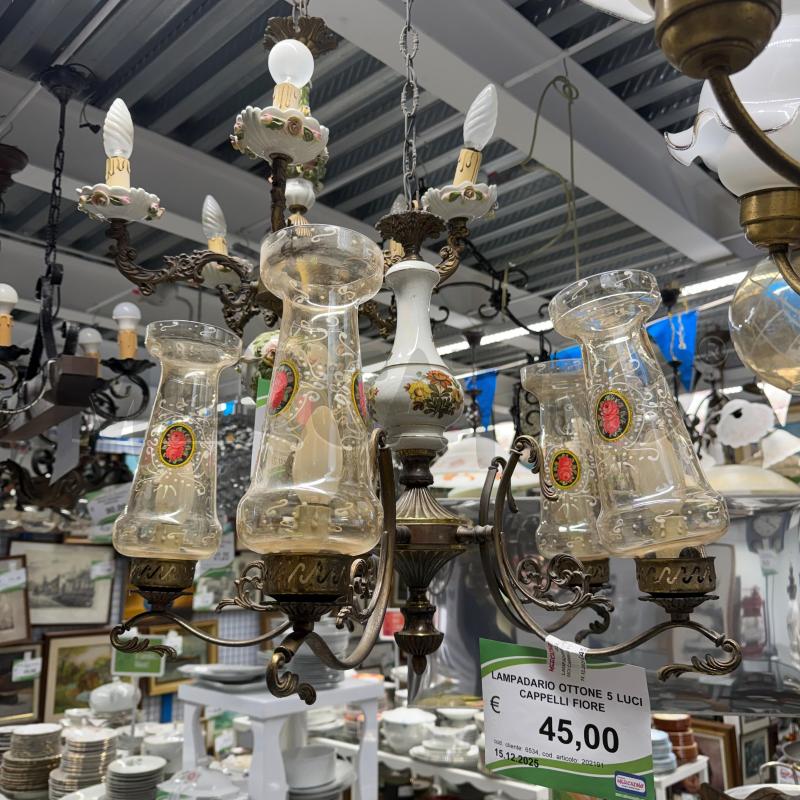 LAMPADARIO OTTONE 5 LUCI CAPPELLI FIORE | Mercatino dell'Usato Sandigliano 1