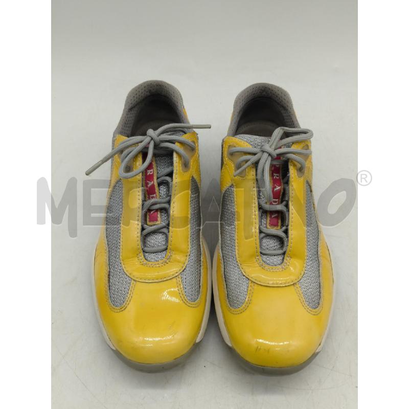 SCARPE D.37/38 PRDA GIALLA CON SCRITTA ROSSA | Mercatino dell'Usato Sandigliano 2