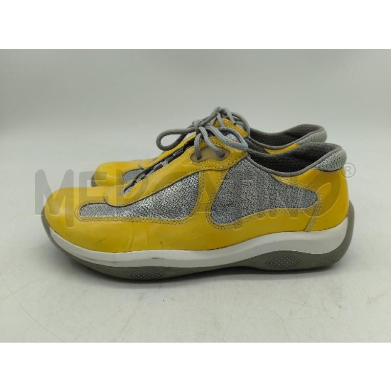 SCARPE D.37/38 PRDA GIALLA CON SCRITTA ROSSA | Mercatino dell'Usato Sandigliano 3