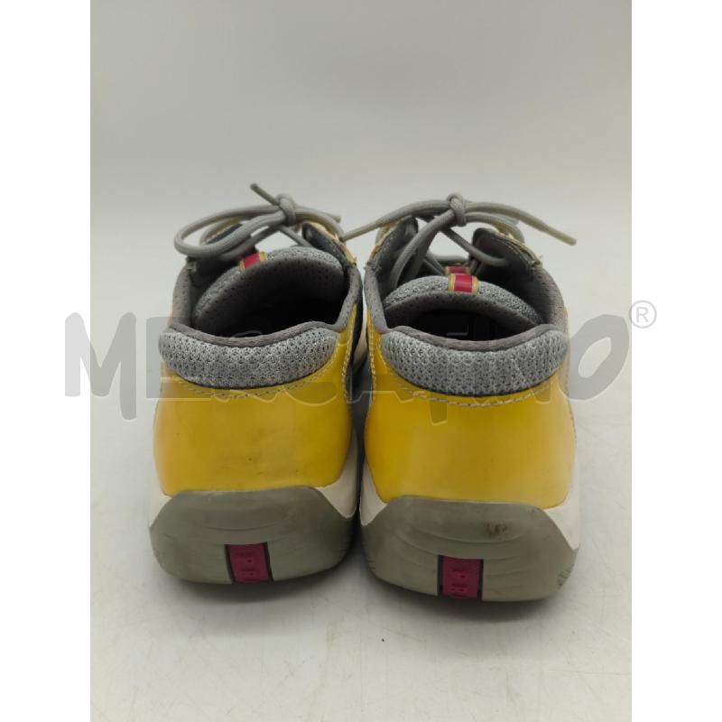 SCARPE D.37/38 PRDA GIALLA CON SCRITTA ROSSA | Mercatino dell'Usato Sandigliano 4