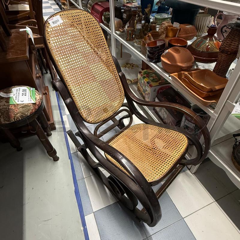 SEDIA A DONDOLO STILE THONET DA RIV SEDUTA | Mercatino dell'Usato Sandigliano 1