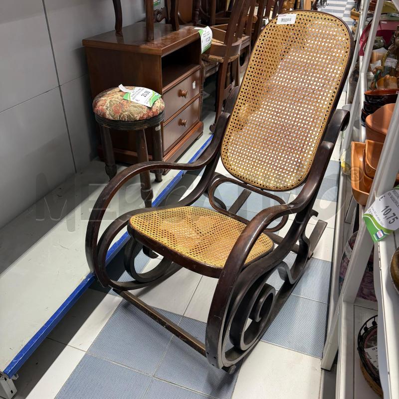SEDIA A DONDOLO STILE THONET DA RIV SEDUTA | Mercatino dell'Usato Sandigliano 2