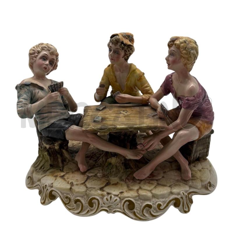 STATUA CAPODIMONTE RAGAZZI CARTE | Mercatino dell'Usato Sandigliano 1