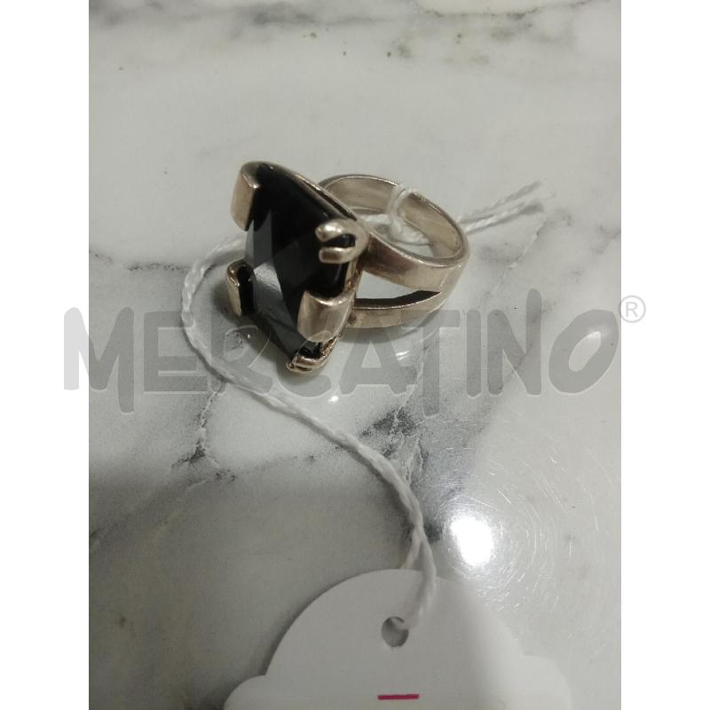ANELLO DONNA A. INDIANO PIETRA NERA RETTANGOLARE | Mercatino dell'Usato Benevento 2