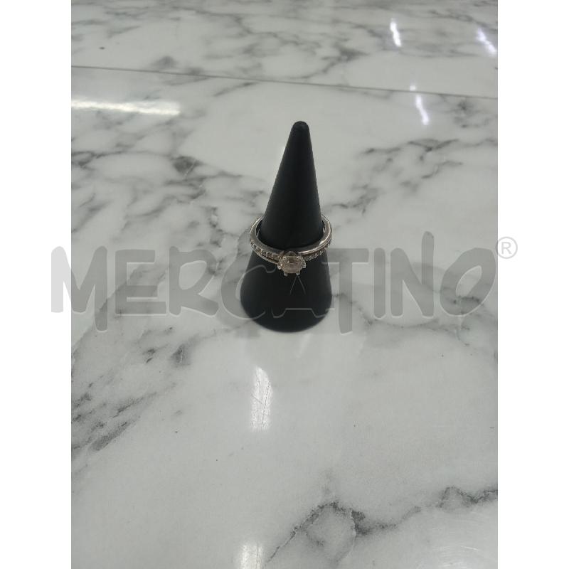 ANELLO DONNA GRIGIO A. CON STRASS CENTRALE E LATERALI | Mercatino dell'Usato Benevento 1