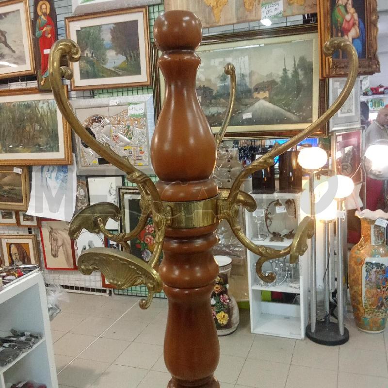 APPENDI ABITI MARRONI INS GANCI DORATI  | Mercatino dell'Usato Benevento 4