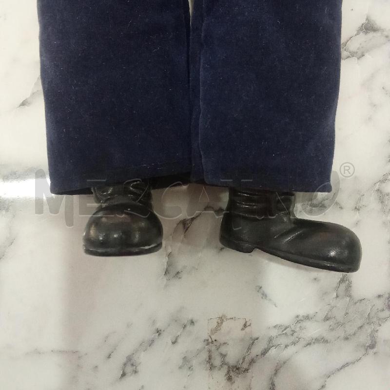 BAMBOLA PORCELLANA RAGAZZO CON VESTITO BLU CAPPELLO NERO | Mercatino dell'Usato Benevento 3