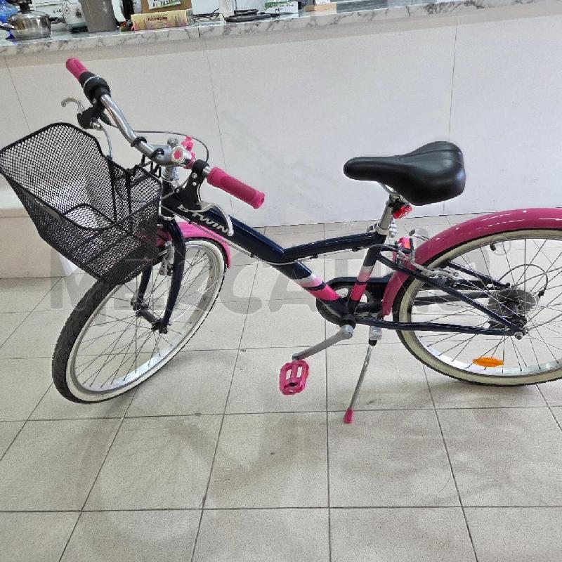 BICICLETTA RAGAZZA BLU FUCSIA BITWIN MISURA 24 CON CESTINO | Mercatino dell'Usato Benevento 1