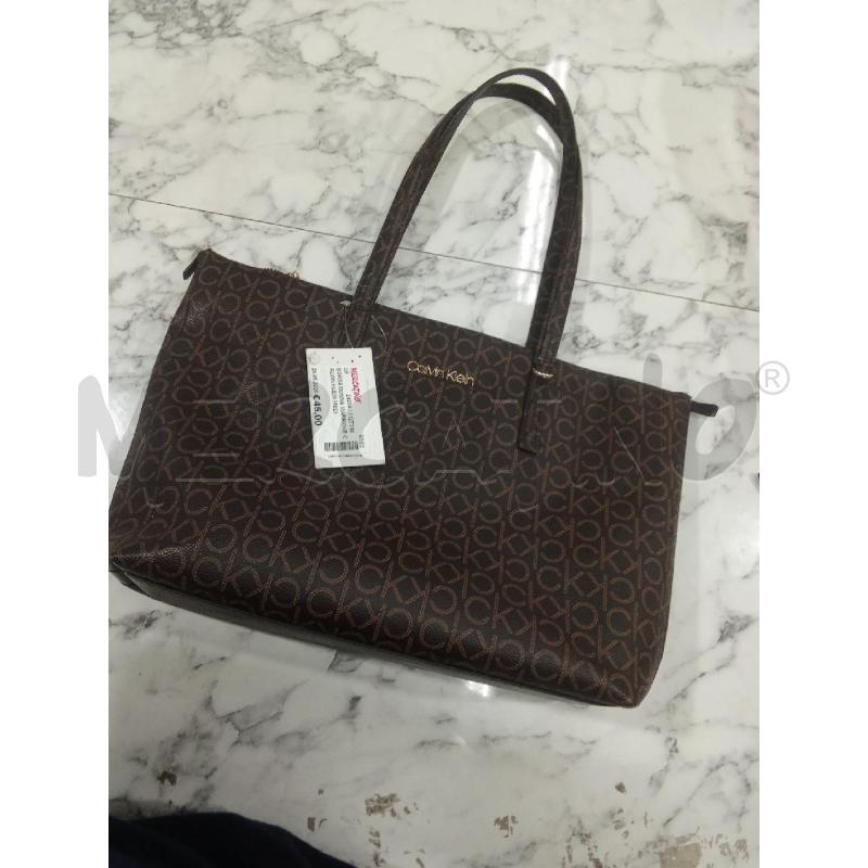 BORSA DONNA MARRONE CALVIN KLEIN MEDIA LOGATA  | Mercatino dell'Usato Benevento 1