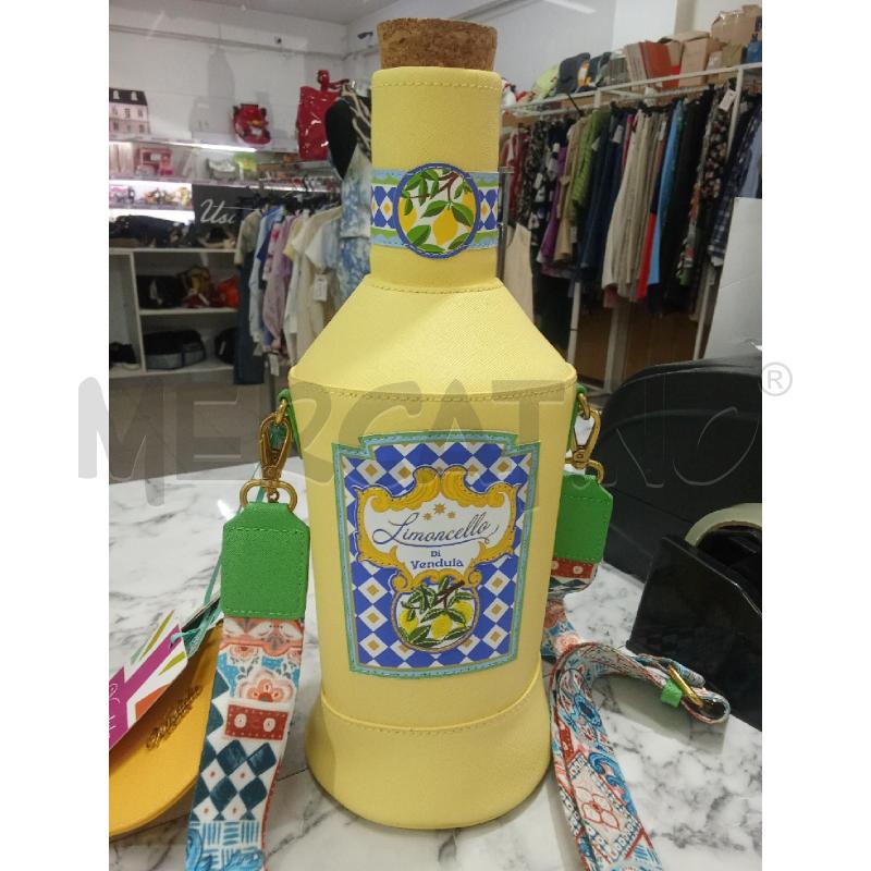 BORSETTA DONNA GIALLA FORMA BOTTIGLIA LIMONCELLO VIVA ITALIA IN PELLE VEGANA CON TRACOLLA REGOLABILE | Mercatino dell'Usato Benevento 2
