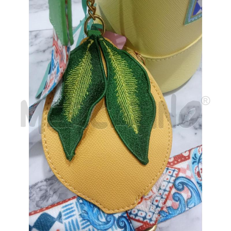 BORSETTA DONNA GIALLA FORMA BOTTIGLIA LIMONCELLO VIVA ITALIA IN PELLE VEGANA CON TRACOLLA REGOLABILE | Mercatino dell'Usato Benevento 5