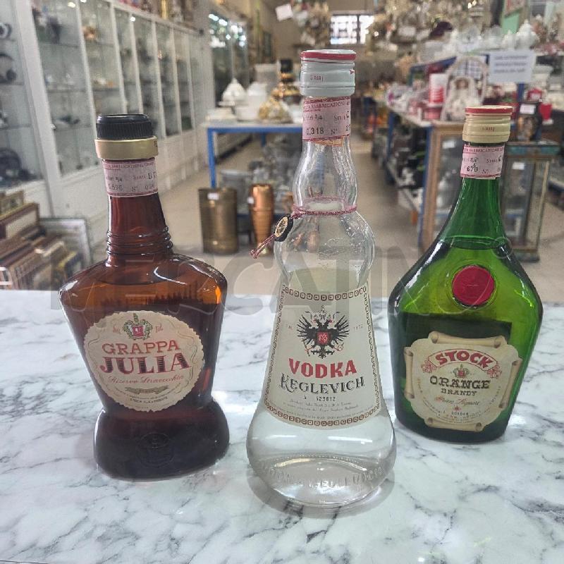 BOTTIGLIE COFANETTO TRIS VODKA+GRAPPA+STOCK ORANGE | Mercatino dell'Usato Benevento 1
