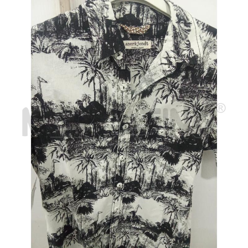CAMICIA UOMO BIANCA E NERA FANTASIA ANERKJENDT | Mercatino dell'Usato Benevento 2