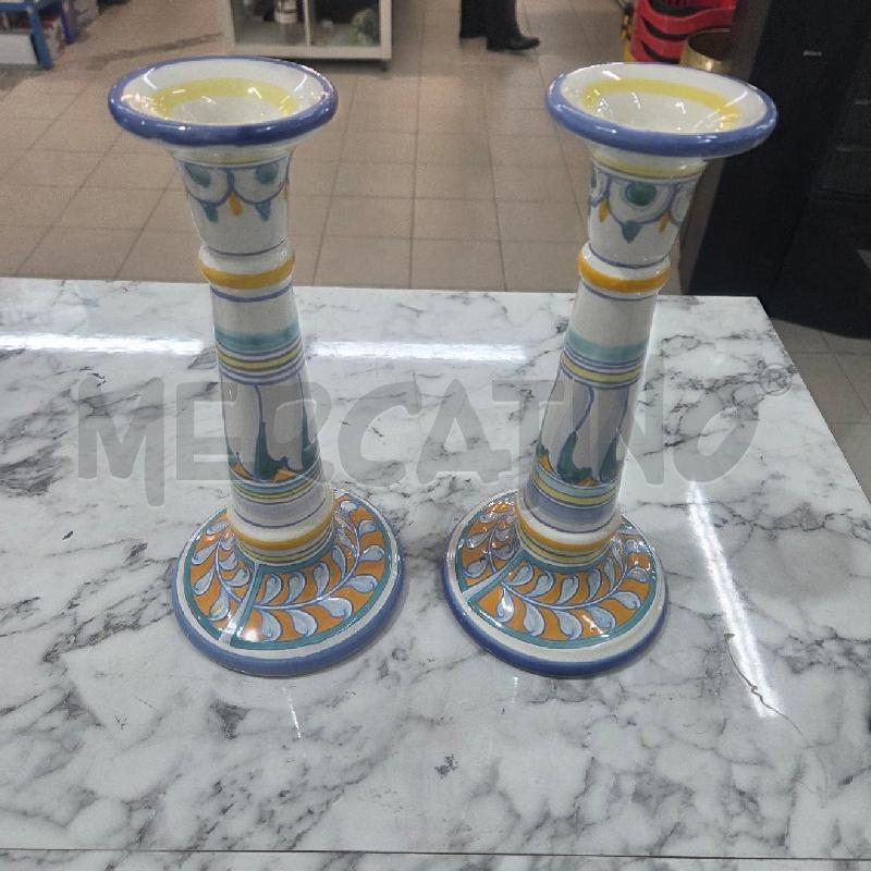 CANDELABRO COPPIA TERRACOTTA FANTASIA AZZURO GIALLO | Mercatino dell'Usato Benevento 1