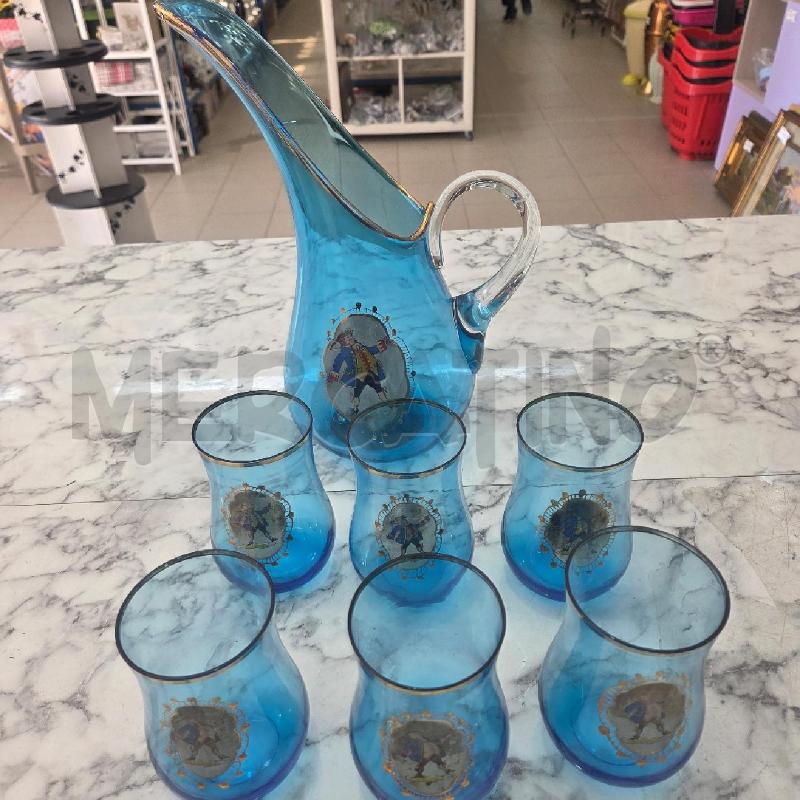 CARAFFA VETRO AZZURRA+BICCHIERI DISEGNO OMINO | Mercatino dell'Usato Benevento 1