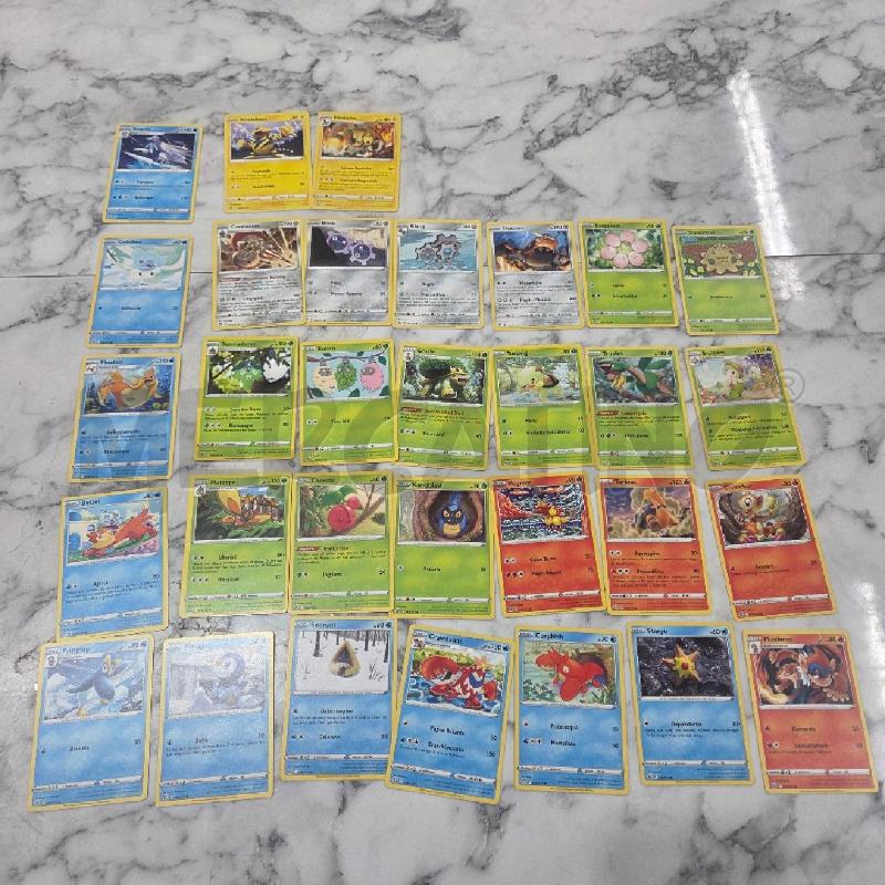 CARTE DA GIOCO POKEMON GRUPPO ASTRI LUCENTI | Mercatino dell'Usato Benevento 3
