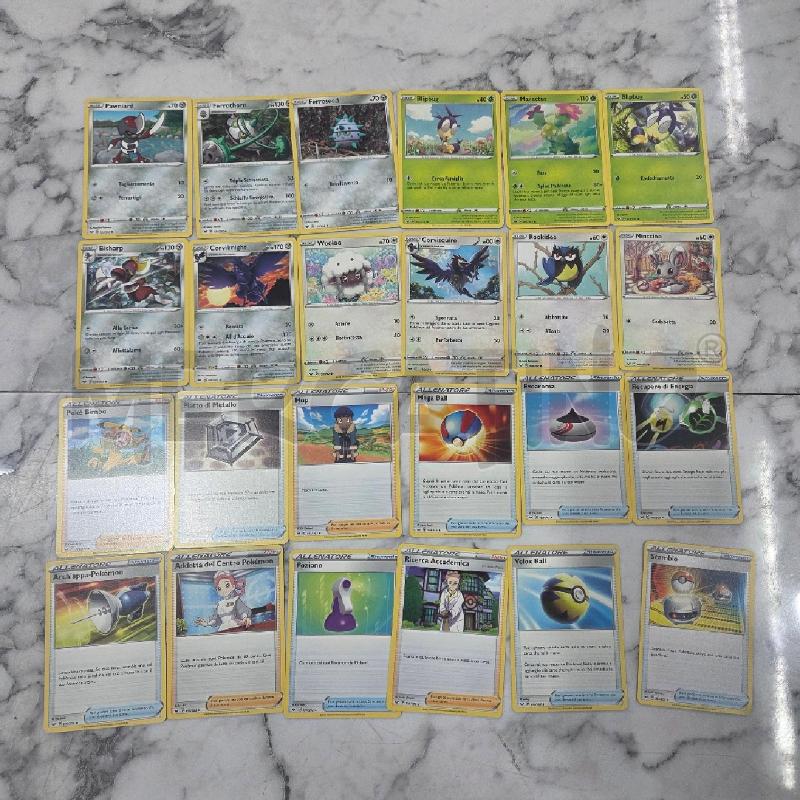 CARTE DA GIOCO POKEMON SPADA E SCUDO | Mercatino dell'Usato Benevento 1