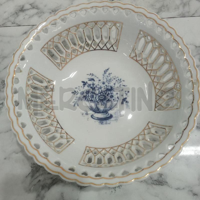 CENTROTAVOLA CER BIANCO FIORI BLU BORDO DORATO VENETIAN LAGOON | Mercatino dell'Usato Benevento 1