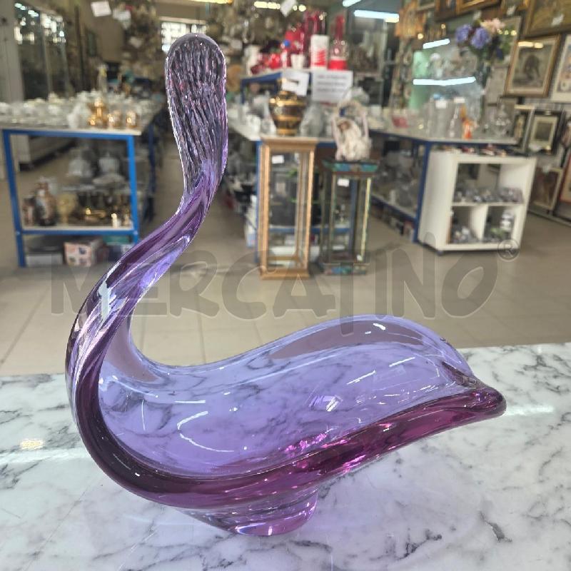 CENTROTAVOLA VETRO VIOLA FORMA CIGNO | Mercatino dell'Usato Benevento 2