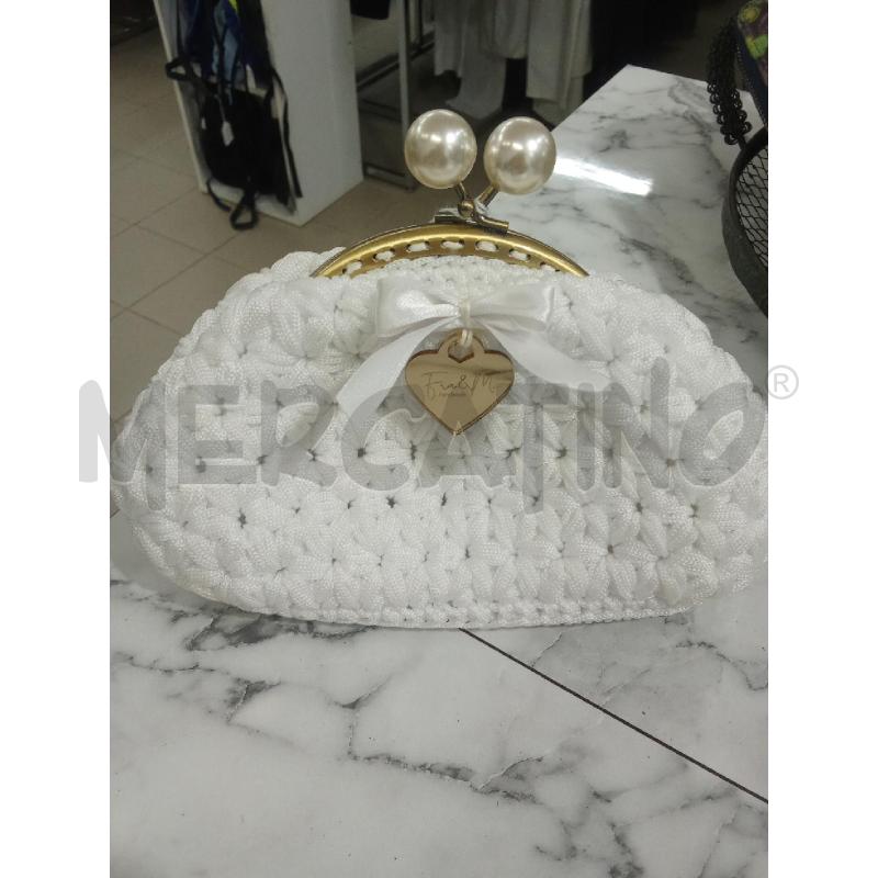 CLUTCH BAG BIANCA CON CUORE DORATO FRA&MI HANDMADE | Mercatino dell'Usato Benevento 1
