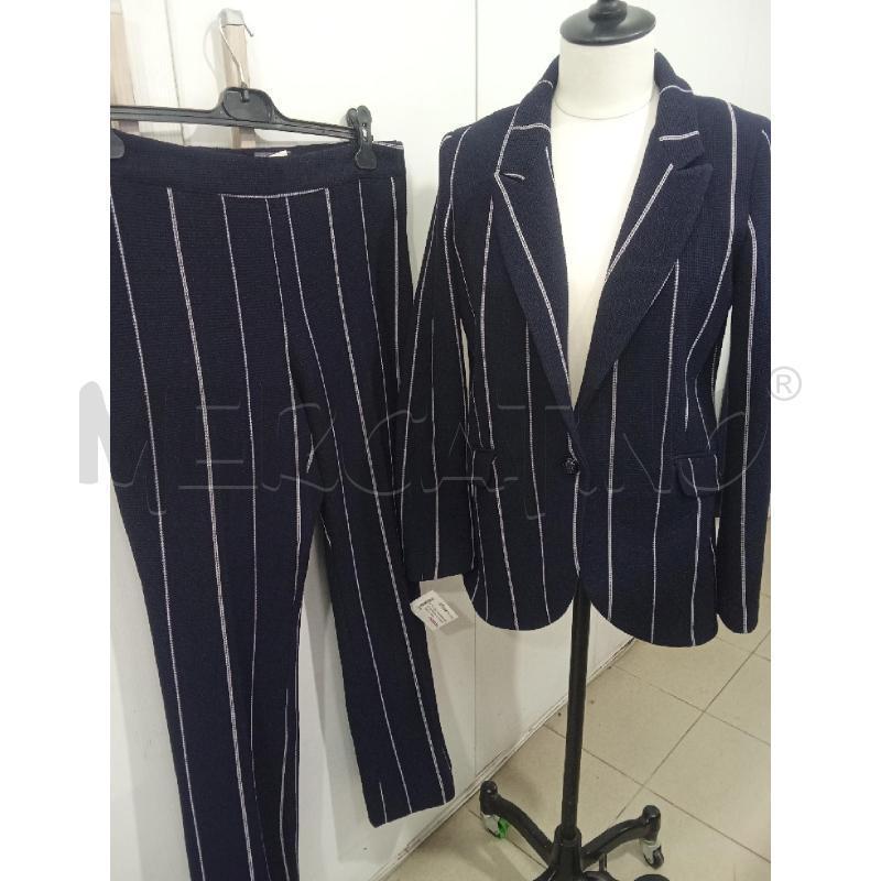 COMPLETO DONNA BLU RIGHE BIANCHE CAMOMILLA | Mercatino dell'Usato Benevento 1