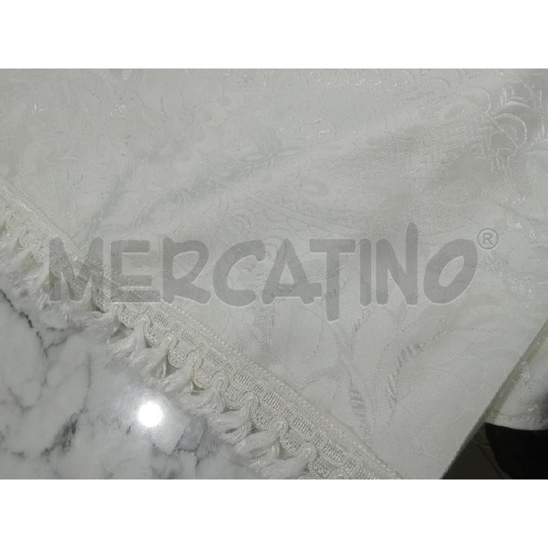 COPRI LETTO MATR. BIANCO EFFETTO DAMASCATO | Mercatino dell'Usato Benevento 3