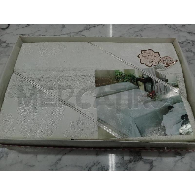 COPRI LETTO MATRIMONIALE BIANCO DAMASCATO BORDO RICAMO SETA | Mercatino dell'Usato Benevento 1