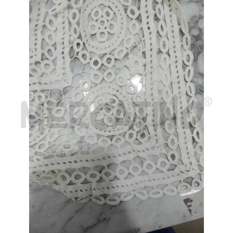 COPRI TAVOLA BIANCO QUADRATO STILE UNCINETTO CON CERCHI | Mercatino dell'Usato Benevento 3