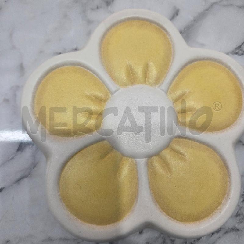 FORMELLA FIORE DI PESCO THUN PETALI GIALLI  | Mercatino dell'Usato Benevento 2