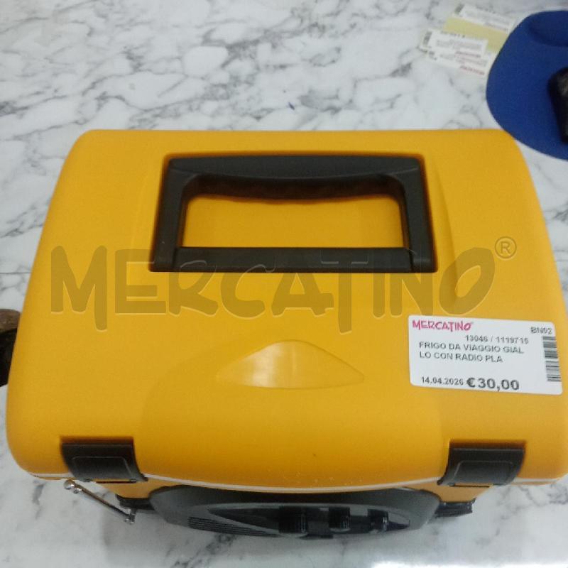 FRIGO DA VIAGGIO GIALLO CON RADIO PLASTICA | Mercatino dell'Usato Benevento 2