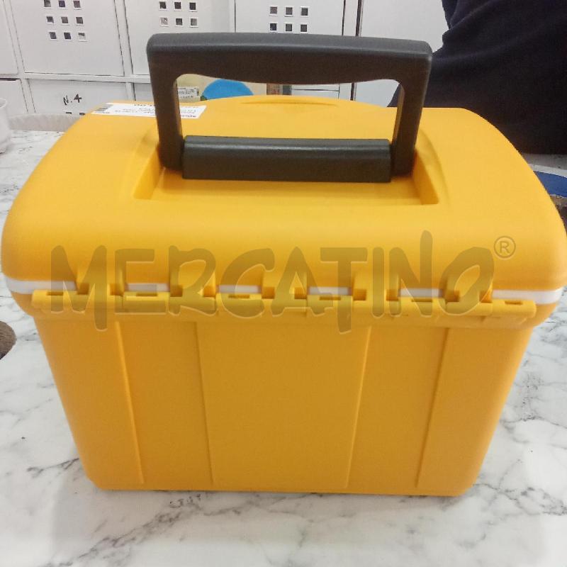 FRIGO DA VIAGGIO GIALLO CON RADIO PLASTICA | Mercatino dell'Usato Benevento 4
