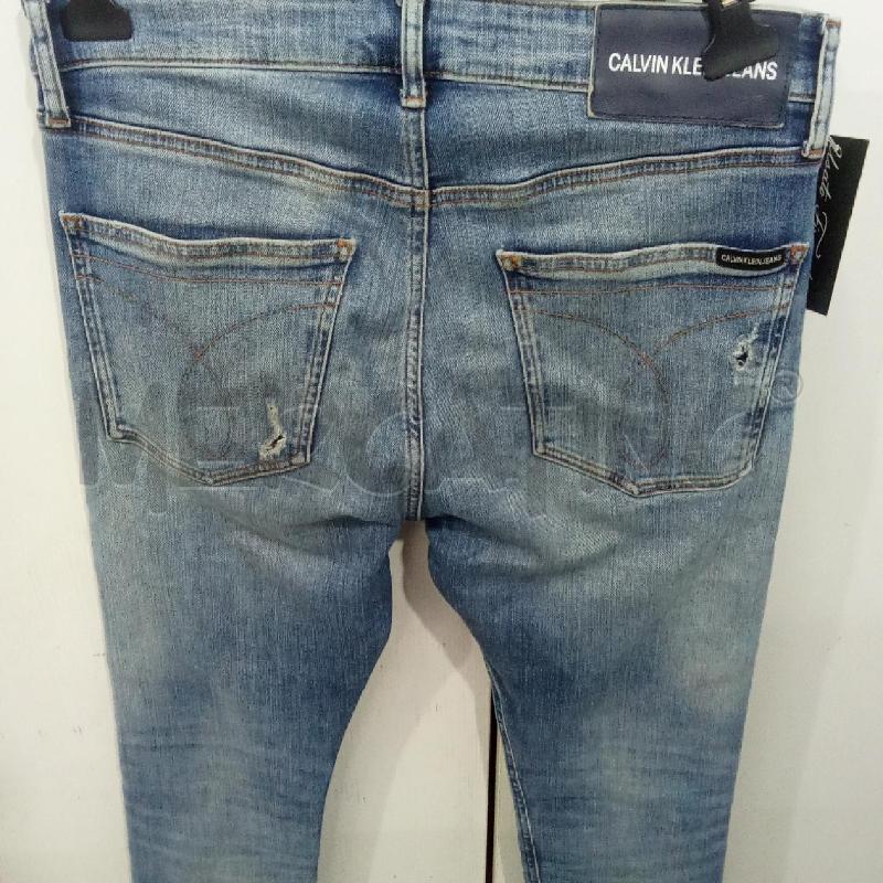 JEANS UOMO CHIARO CALVIN KLEIN | Mercatino dell'Usato Benevento 3