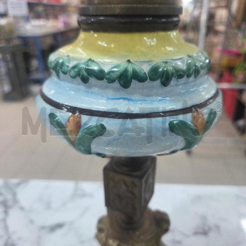 LAMPADA BASE DORATA CER GIALLA AZZURRA CALOTTA VETRO | Mercatino dell'Usato Benevento 2