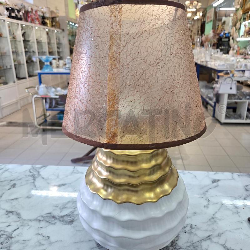 LAMPADA BIANCA DORATA CALOTTA MARRONE HERVIT DIFETTO CREPE | Mercatino dell'Usato Benevento 1