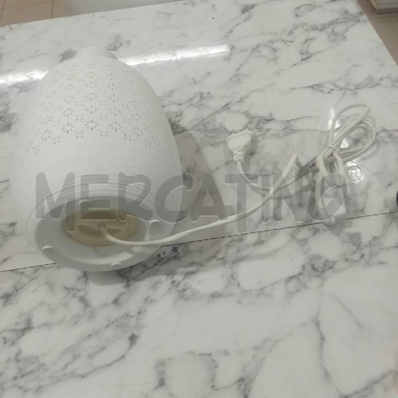 LAMPADA CER BIANCA FIORELLINI FORATI  | Mercatino dell'Usato Benevento 4