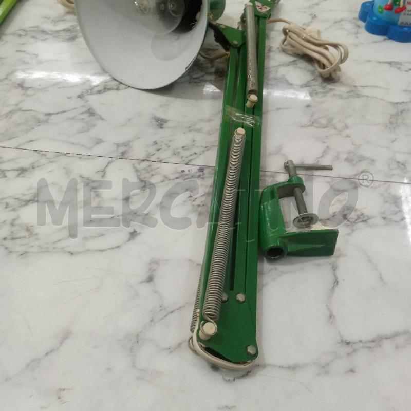 LAMPADA DA SCRIVANIA VERDE CON GANCIO VINTAGE | Mercatino dell'Usato Benevento 4