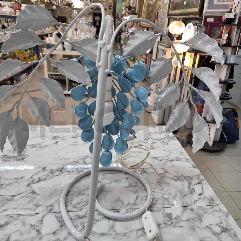 LAMPADA DA TAVOLO DESIGN PIOGGIA DI PETALI AZZURRI CON DOPPIA FILA DI FOGLIE SMALTATA ANNI 70 | Mercatino dell'Usato Benevento 3