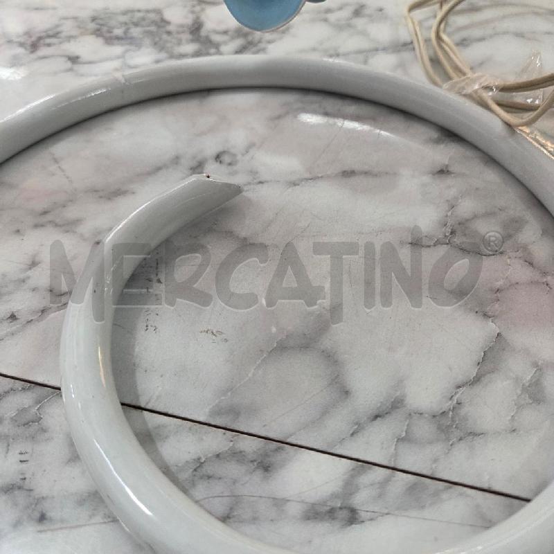 LAMPADA DA TAVOLO DESIGN PIOGGIA DI PETALI AZZURRI CON DOPPIA FILA DI FOGLIE SMALTATA ANNI 70 | Mercatino dell'Usato Benevento 4