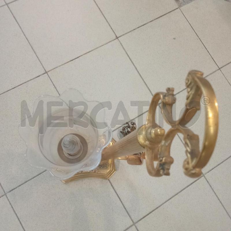 LAMPADA DA TAVOLO DORATA CALOTTA VETRO INS GHIRIGHORI BIANCHI  | Mercatino dell'Usato Benevento 5