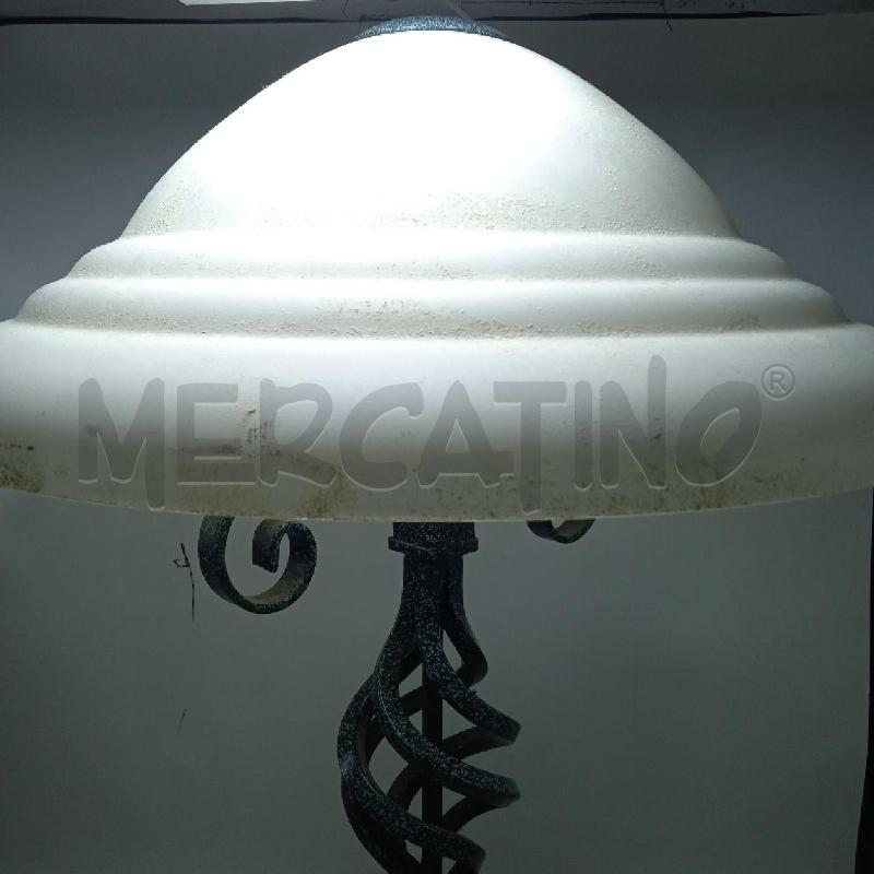 LAMPADA FERRO BATTUTO BASE MARMO CALOTTAVETRO  | Mercatino dell'Usato Benevento 4