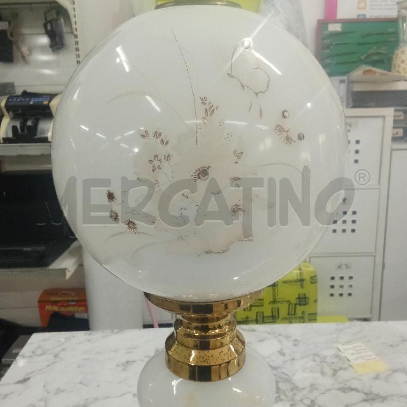 LAMPADA VETRO BASE DORATA FIORI MARRONI CALOTTA TONDA VETRO | Mercatino dell'Usato Benevento 3